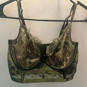 Victoria's Secret Green Lace Underwire Bra